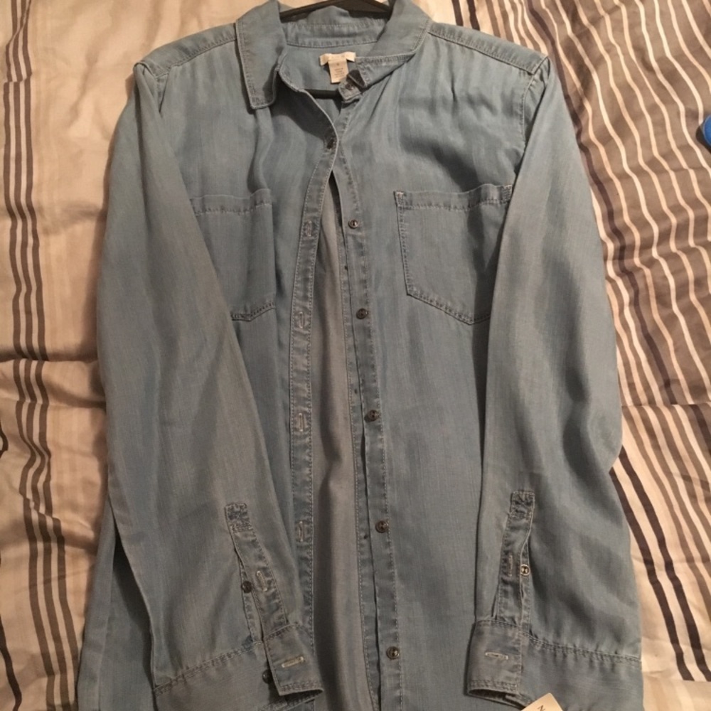 women's vintage light blue jean button down.